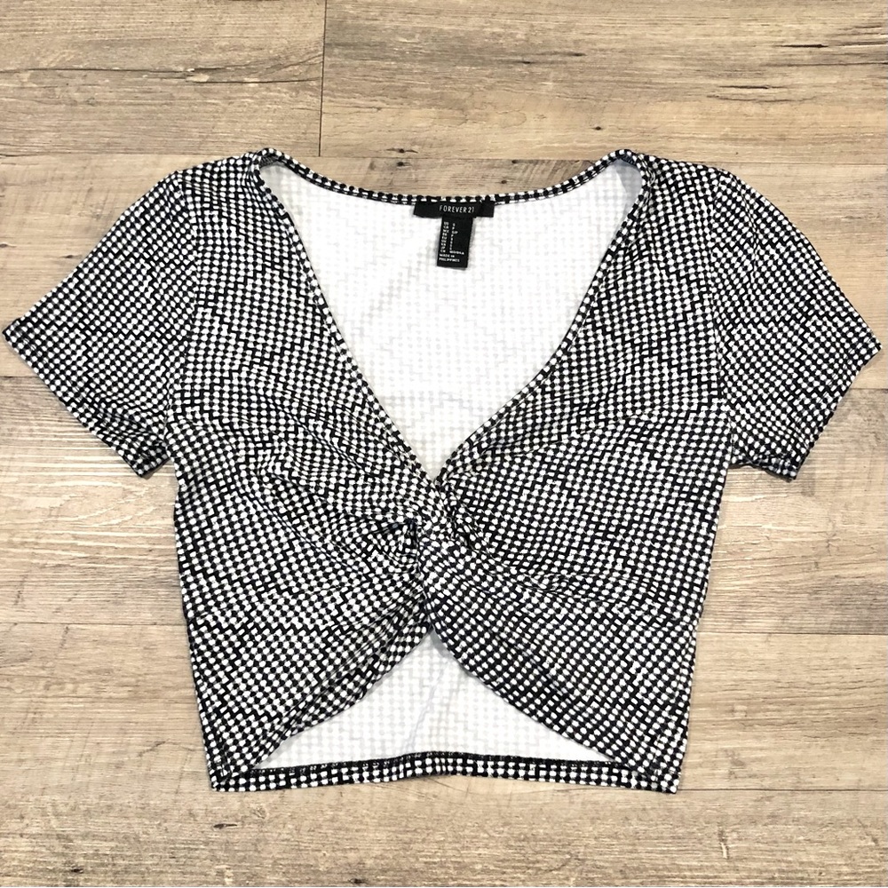 Twist Front Croped Tee